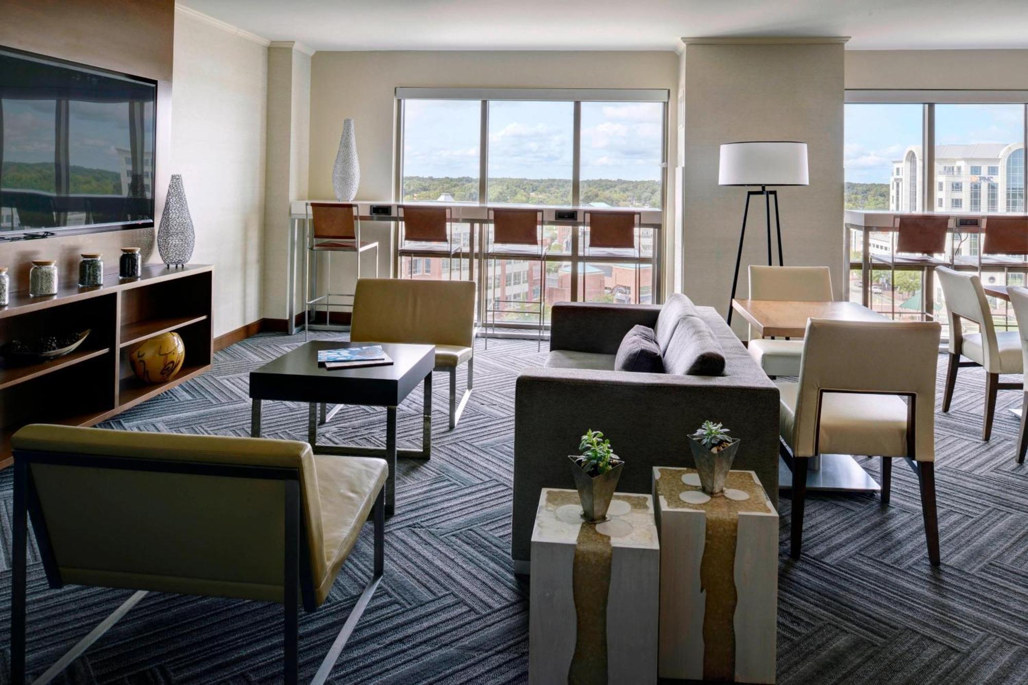 Newport News Marriott At City Center Экстерьер фото