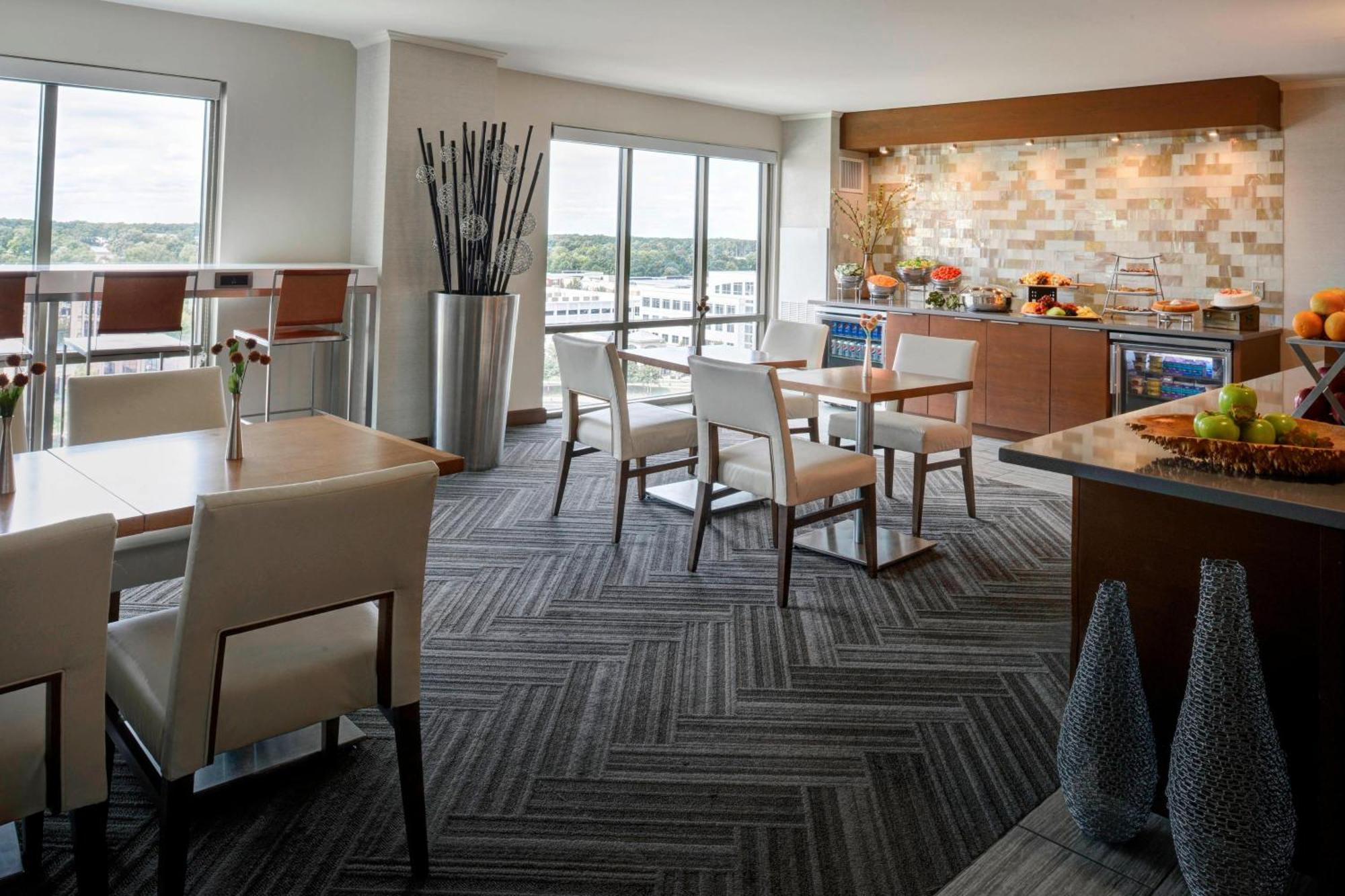 Newport News Marriott At City Center Экстерьер фото