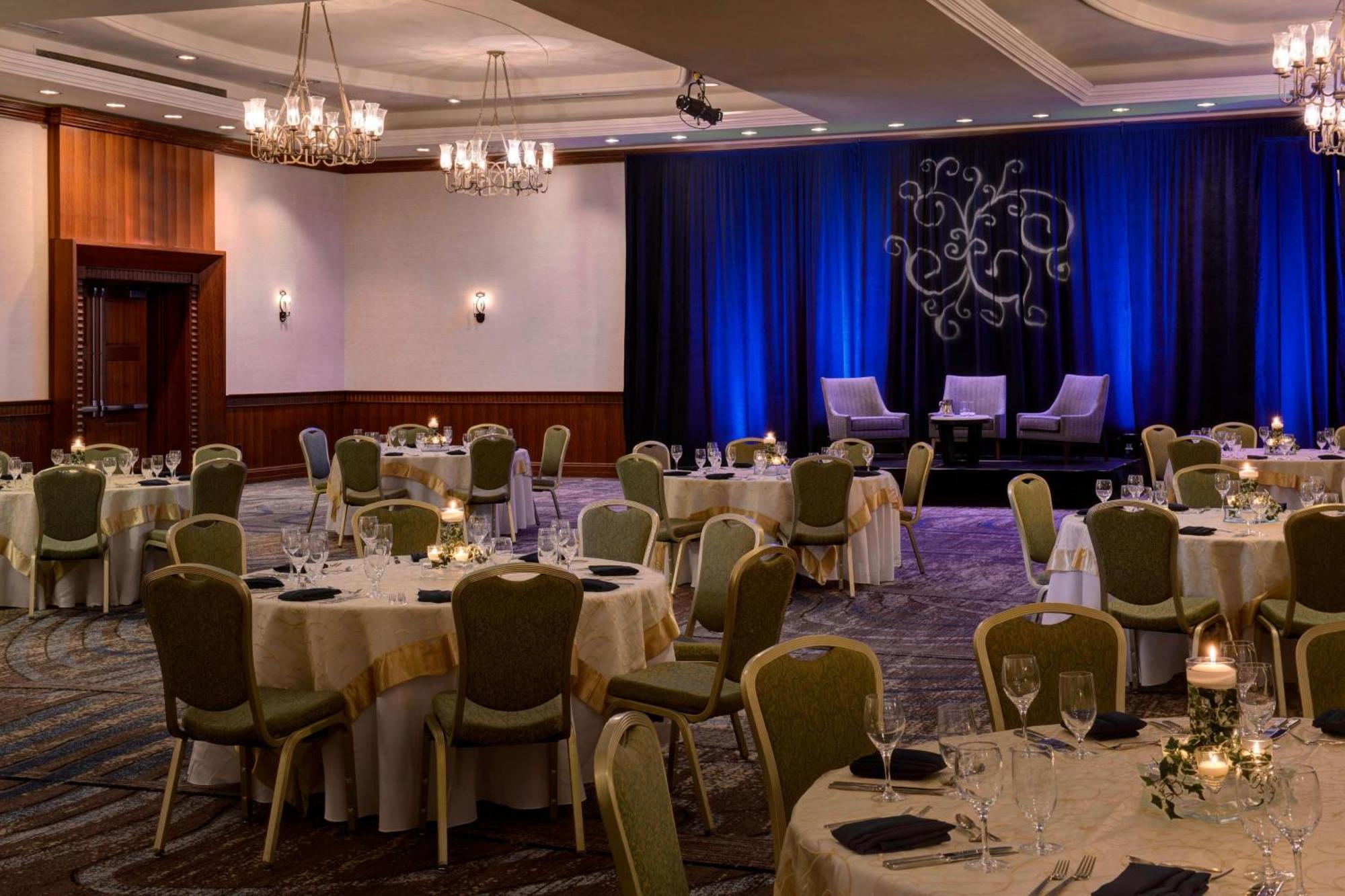 Newport News Marriott At City Center Экстерьер фото