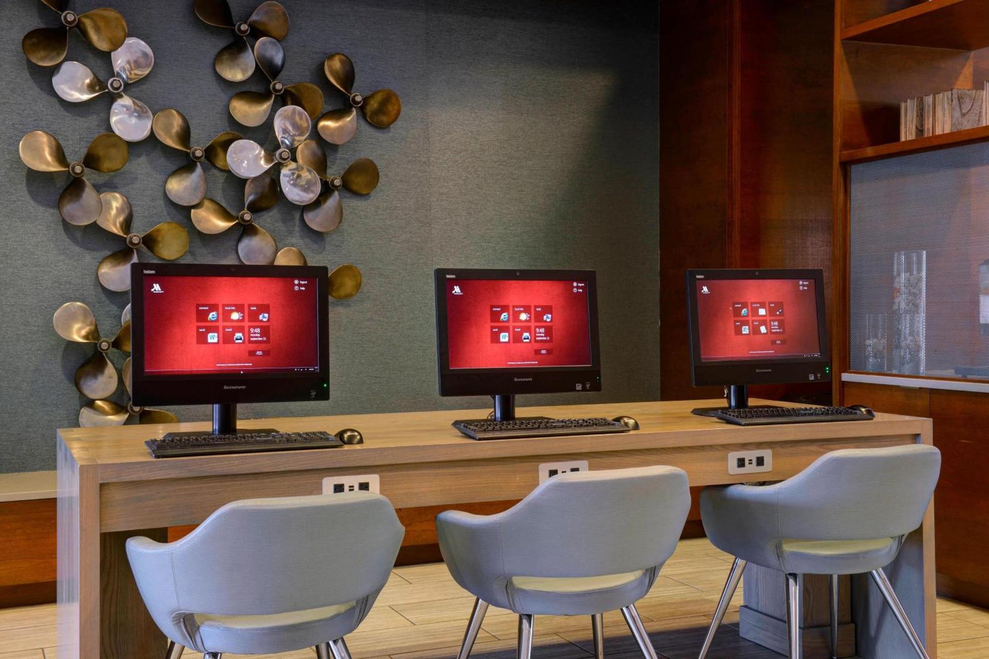 Newport News Marriott At City Center Экстерьер фото